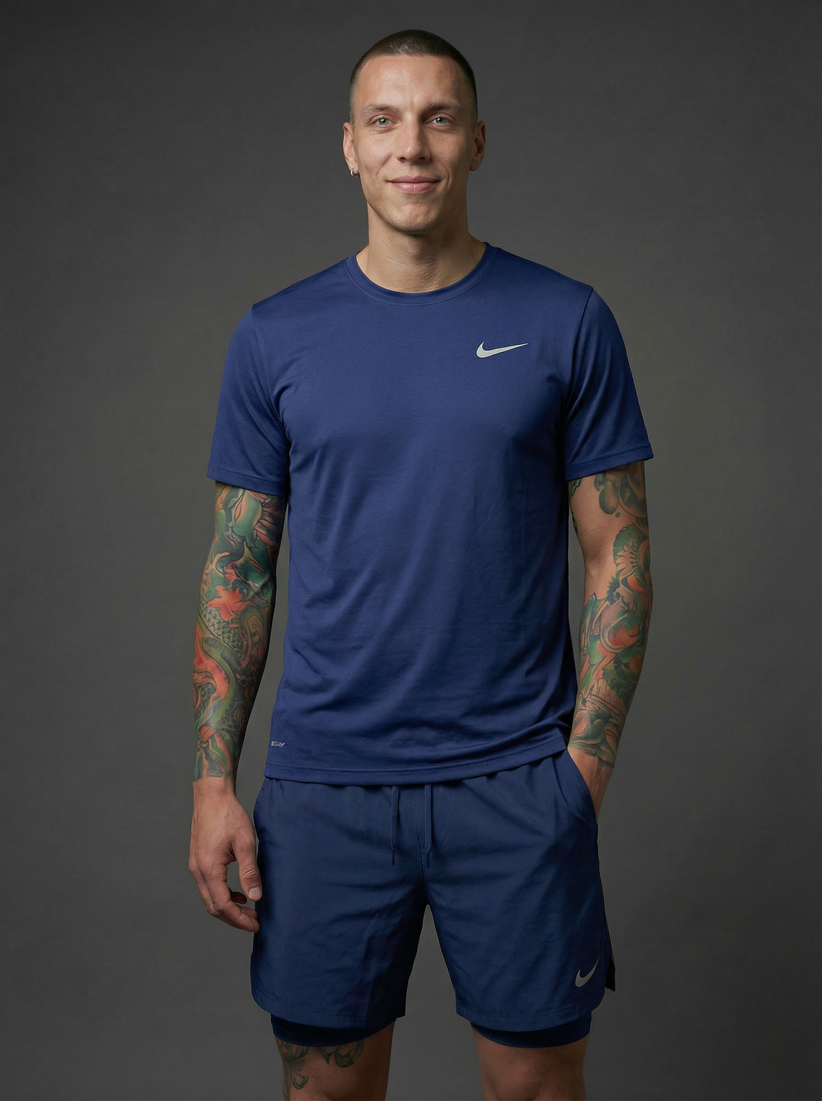 Camiseta Deportiva Básica Azul Oscuro Para Hombre Ref. 10V1L-2