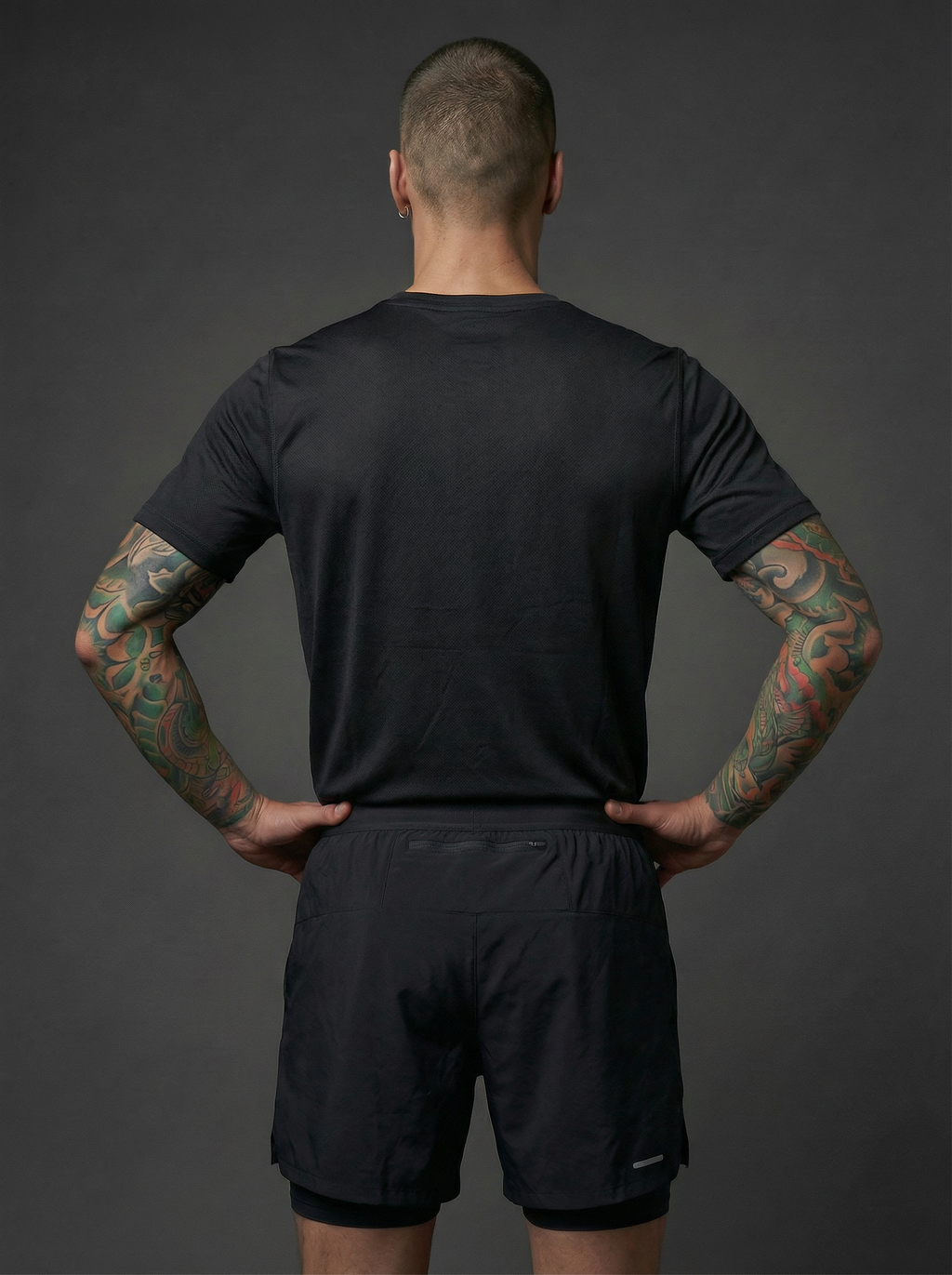 Camiseta Deportiva Básica Negra Para Hombre Ref. 10V1L-2