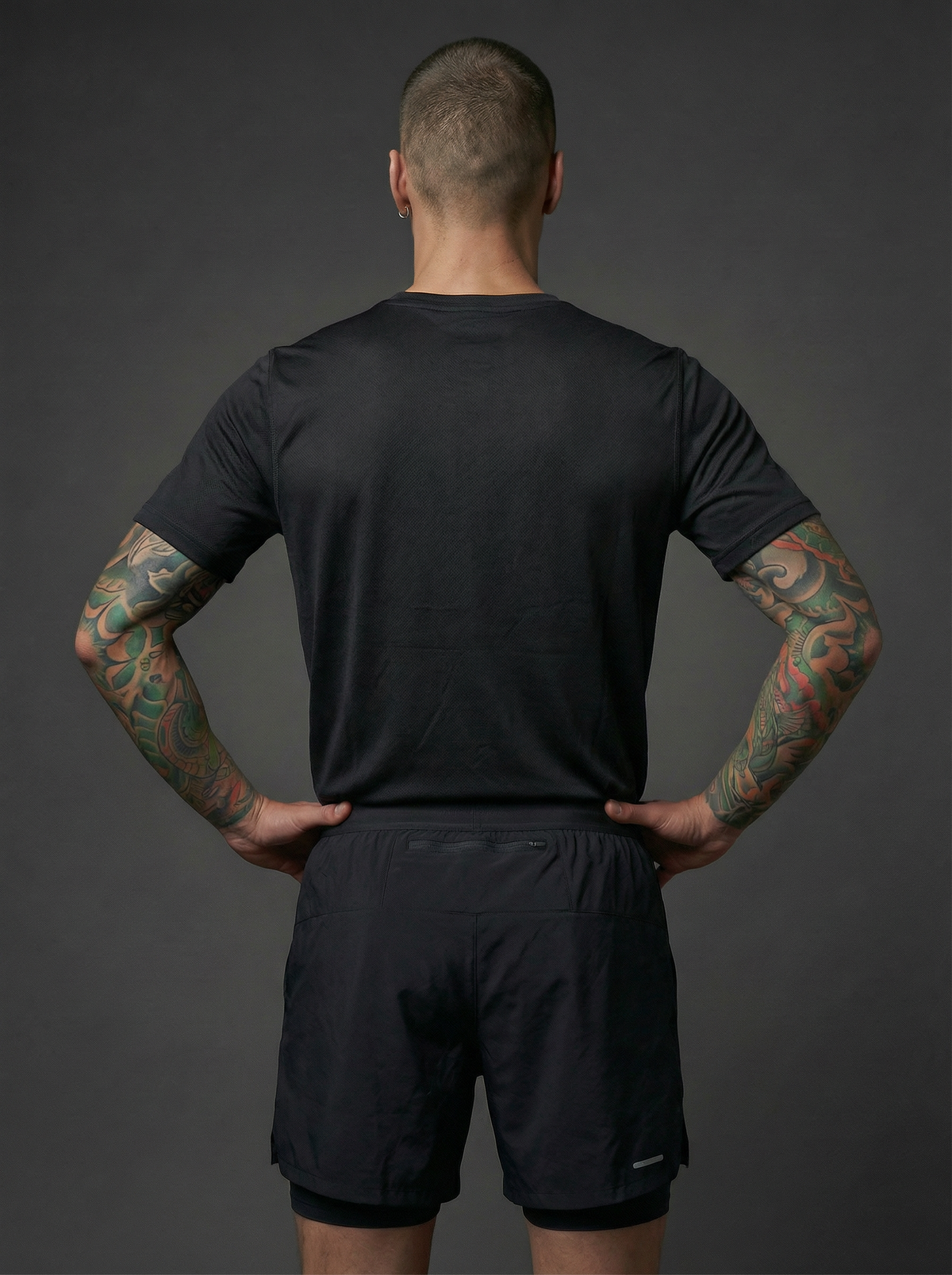 Camiseta Deportiva Básica Negra Para Hombre Ref. 10V1L-2