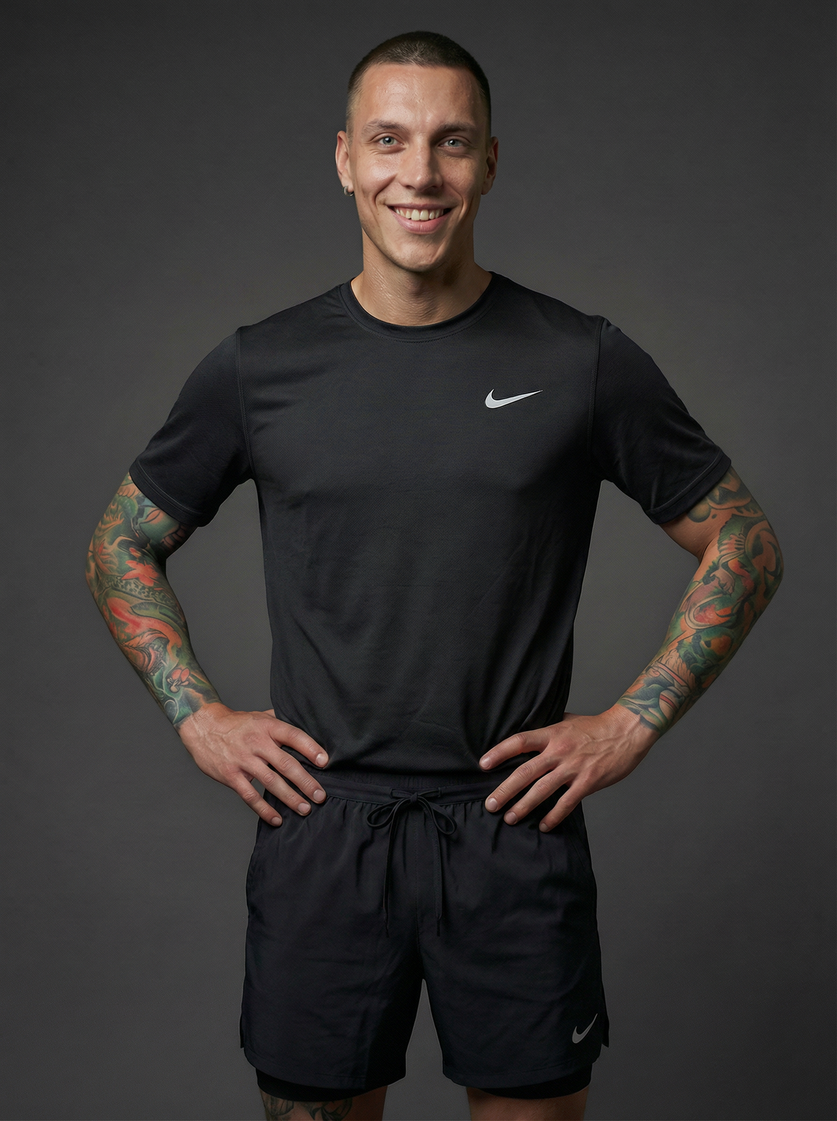 Camiseta Deportiva Básica Negra Para Hombre Ref. 10V1L-2